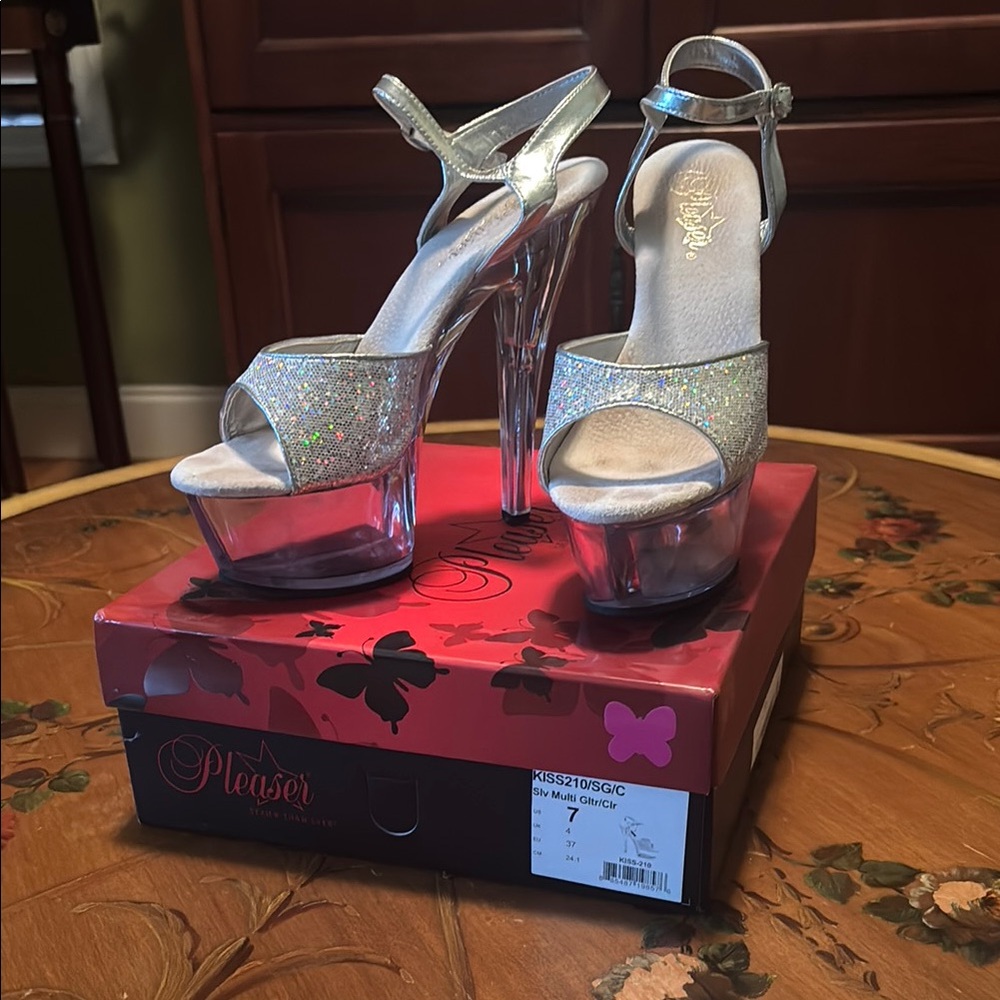 sparkly pleasers
